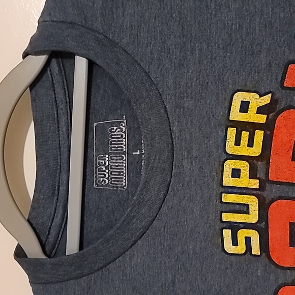 Mario Brothers tee EUC - Picture 5 of 6